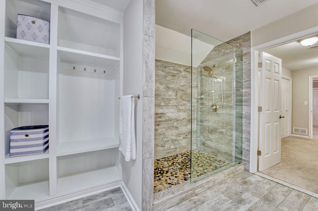 GLAYDIN ACRES - Residential