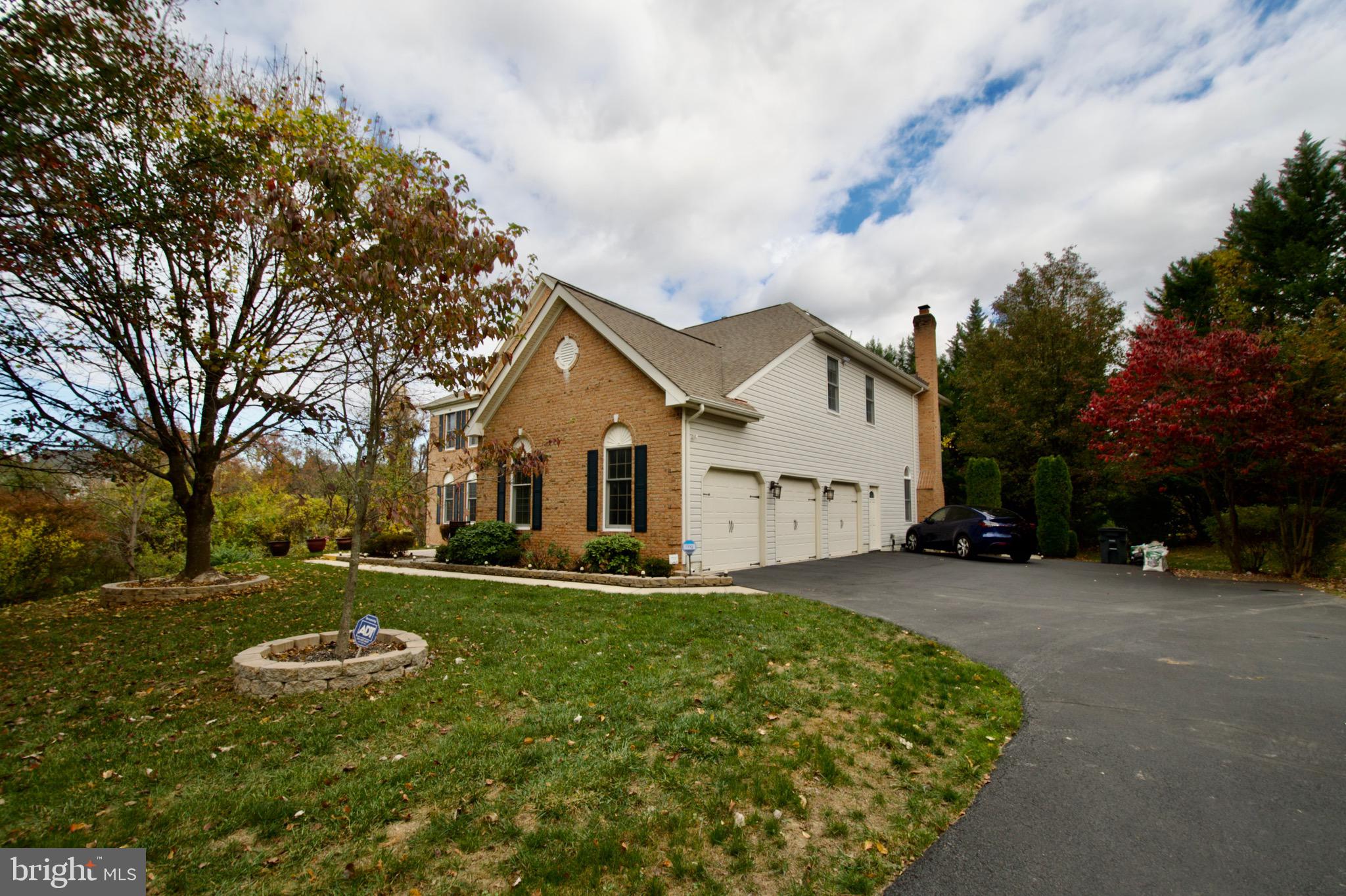 HUNTER MILL ESTATES - Residential