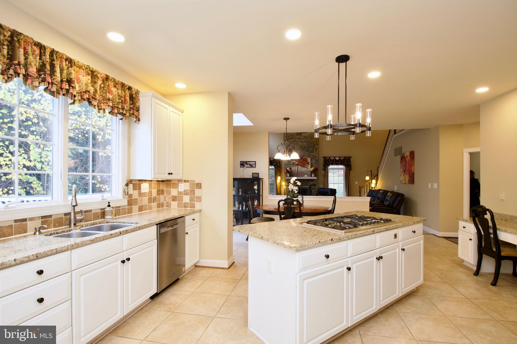 HUNTER MILL ESTATES - Residential