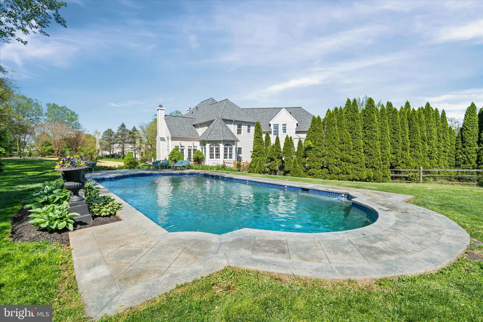 BLACKSHIRE - Residential