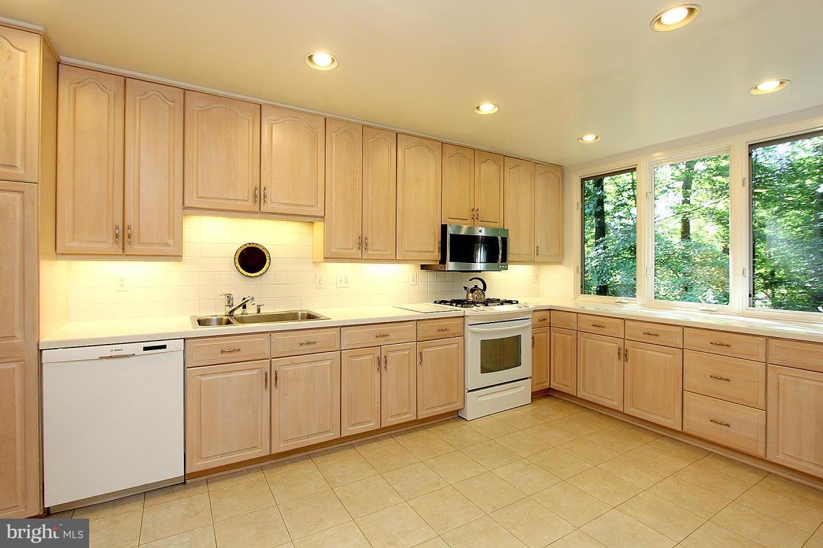 ASPEN HILL PARK - Residential