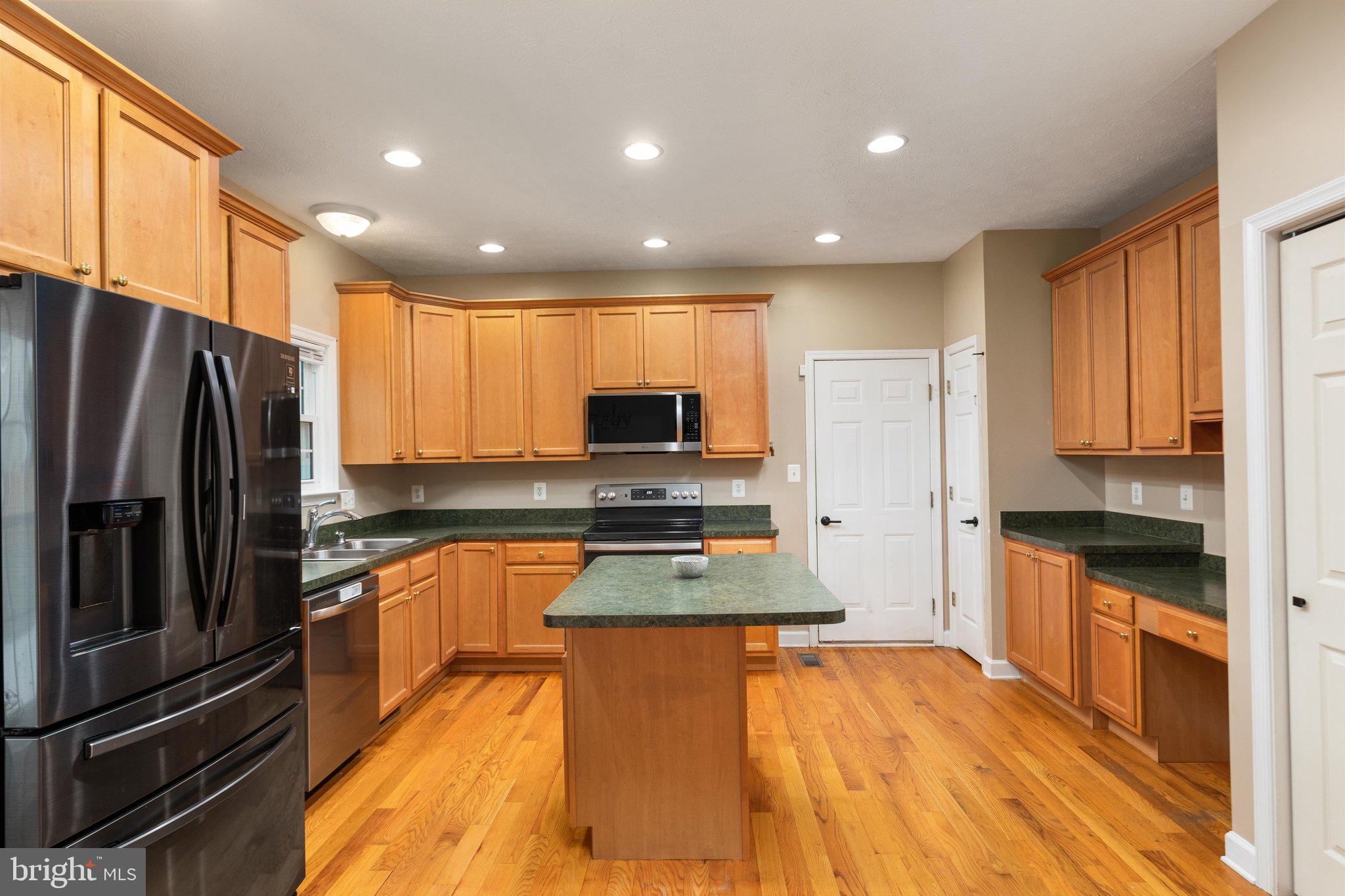 FOUNDERS LANDING - Residential