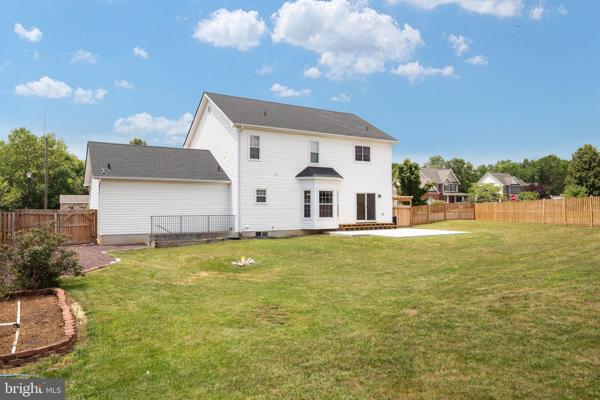 FOUNDERS LANDING - Residential