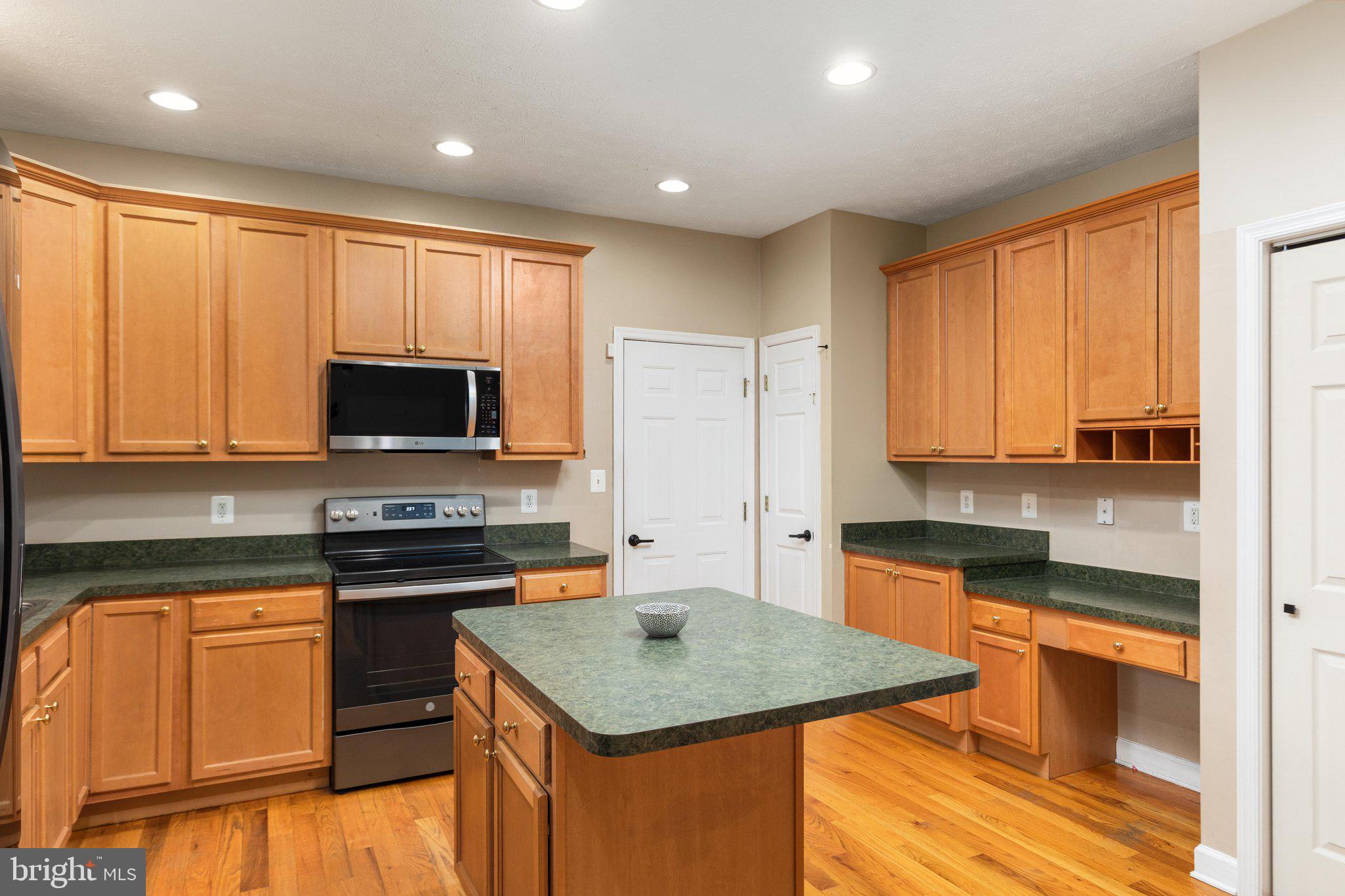 FOUNDERS LANDING - Residential