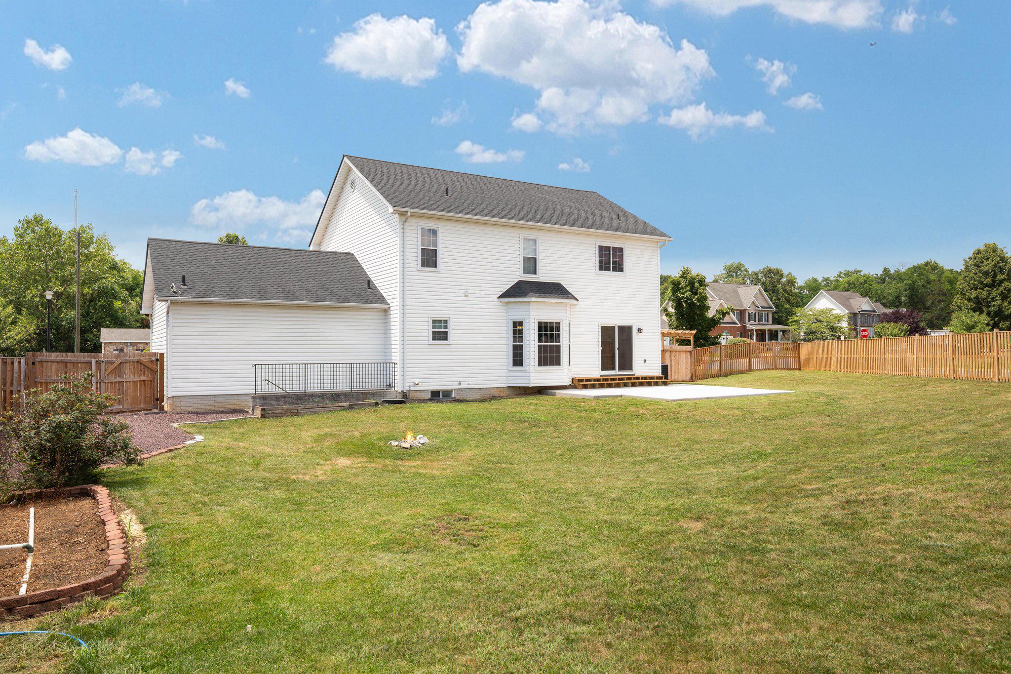 FOUNDERS LANDING - Residential