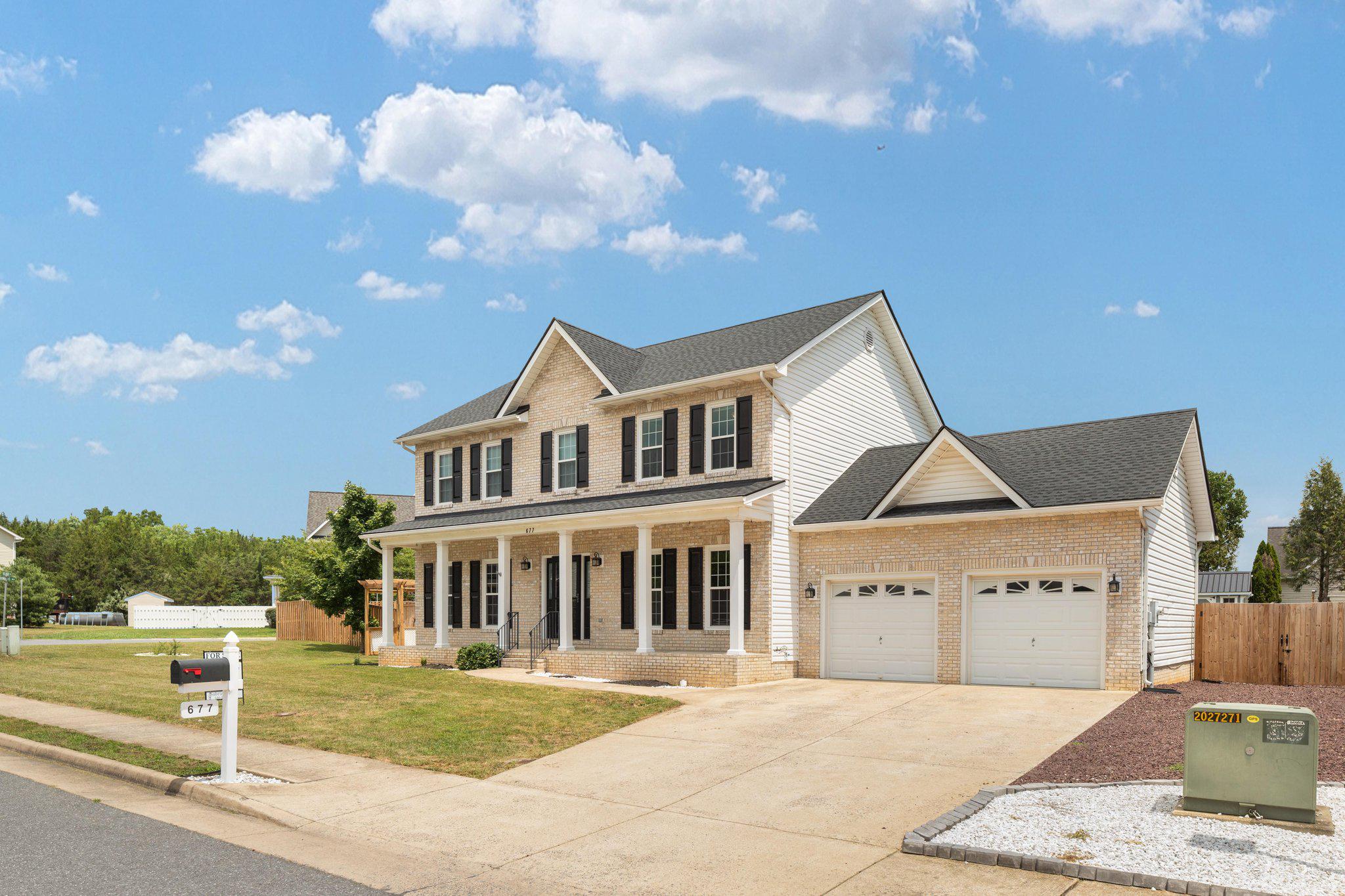 FOUNDERS LANDING - Residential