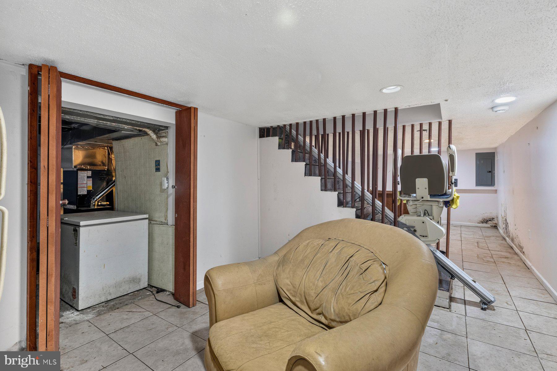 HILLCREST - Residential