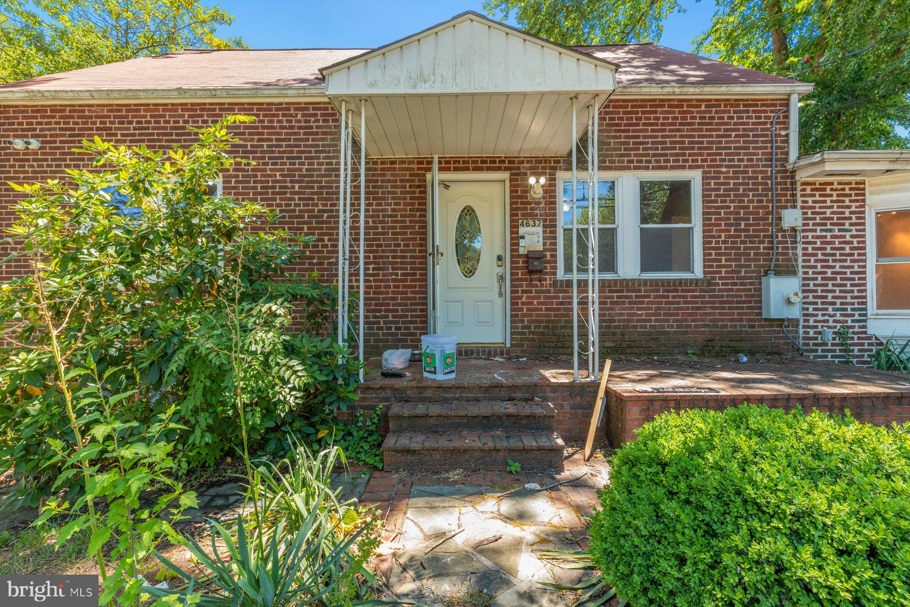 HILLCREST - Residential