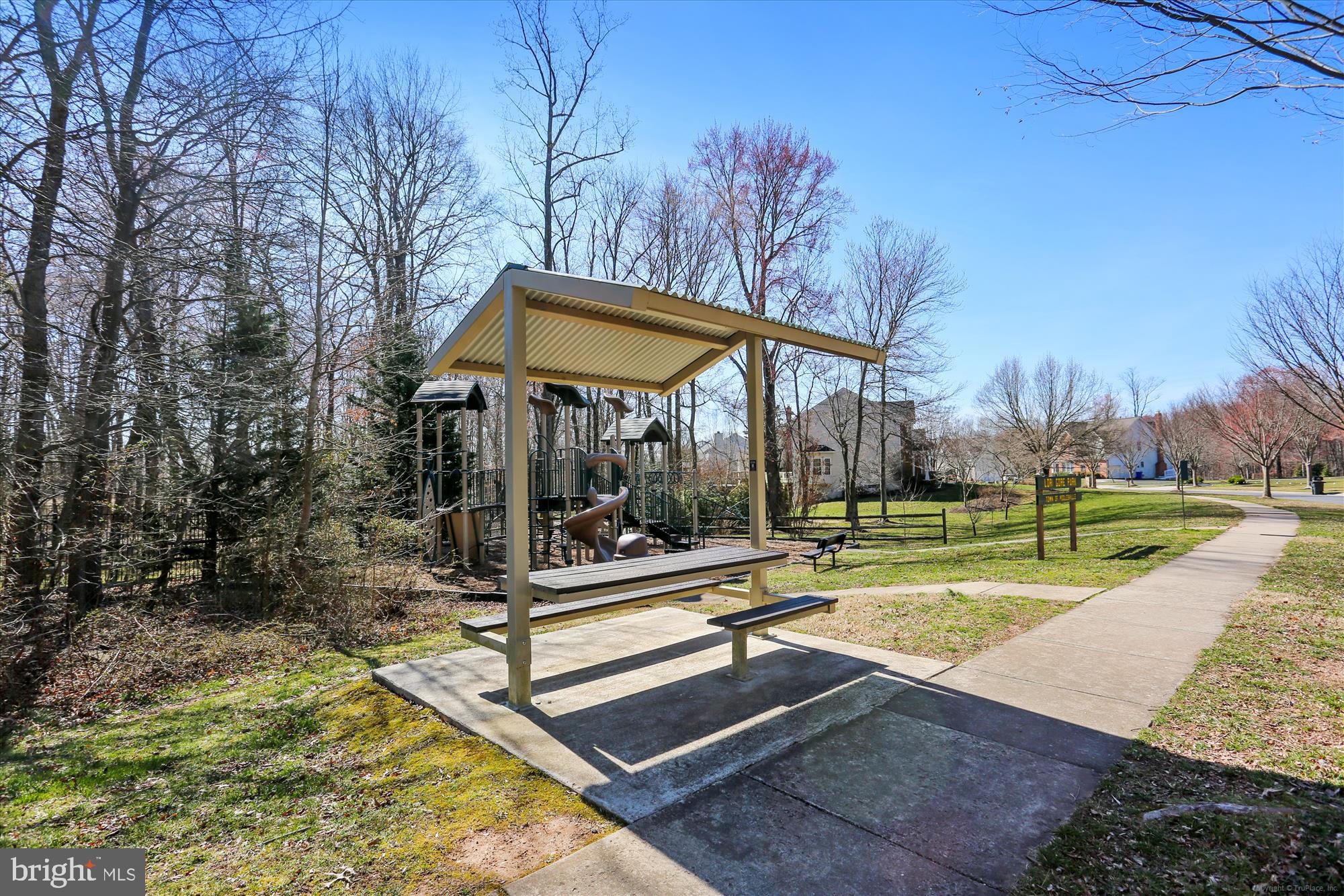 HUNTERS RUN - Residential