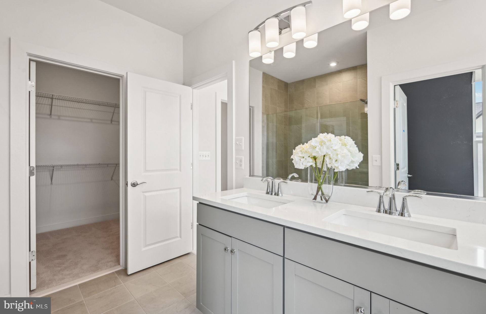WESTEND AT ARMSTRONG VILLAGE - Residential