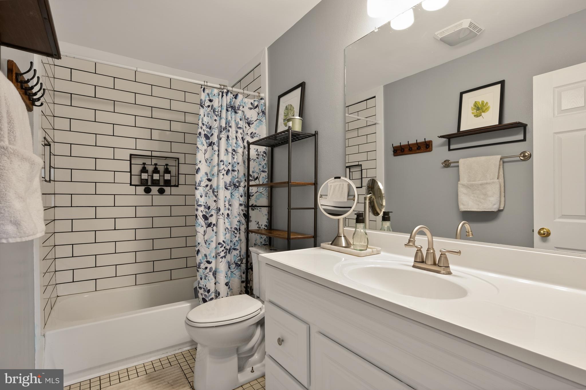 VALLEYWOOD - Residential