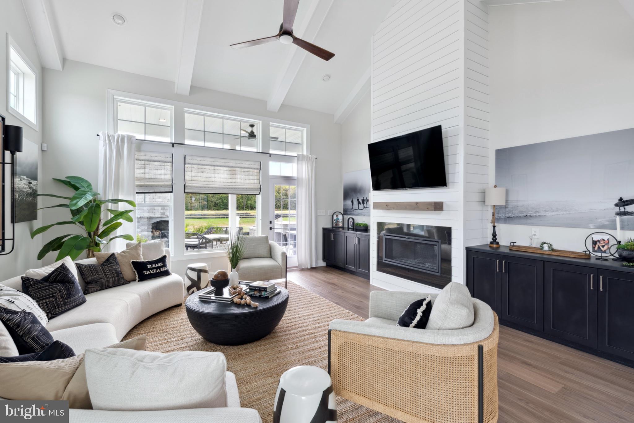 LIGHTSHIP COVE - Residential