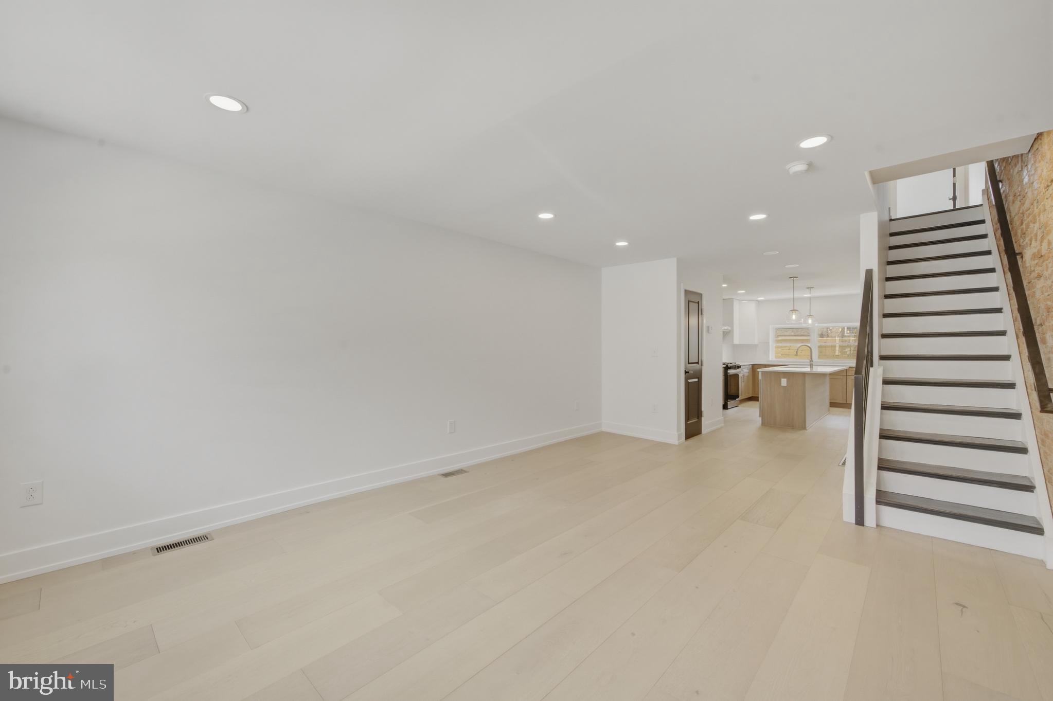 PASSYUNK SQUARE - Residential