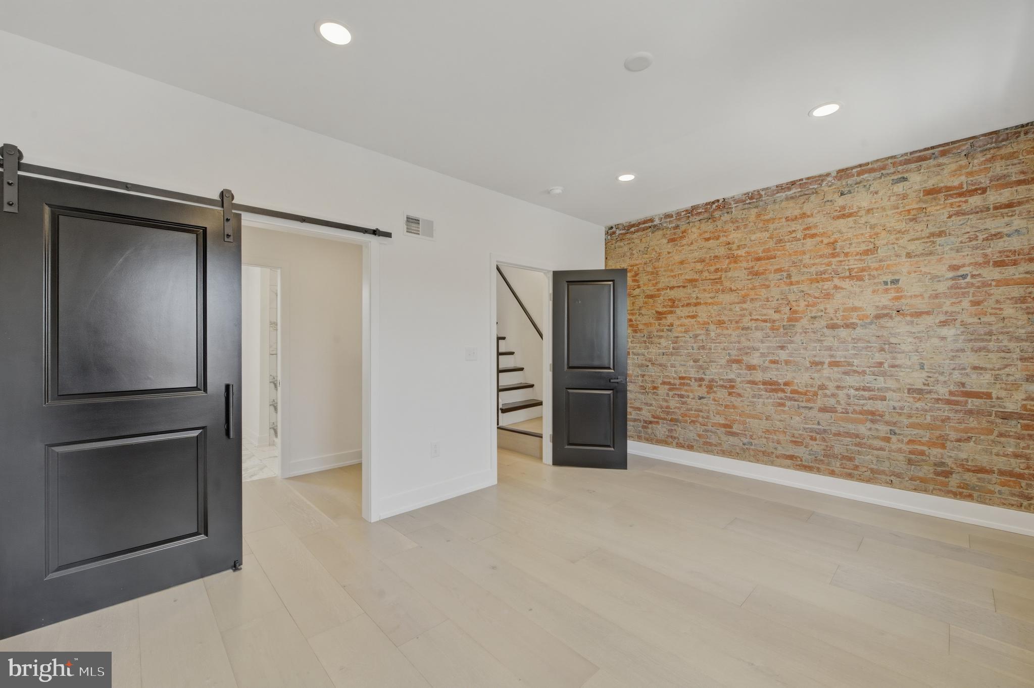 PASSYUNK SQUARE - Residential
