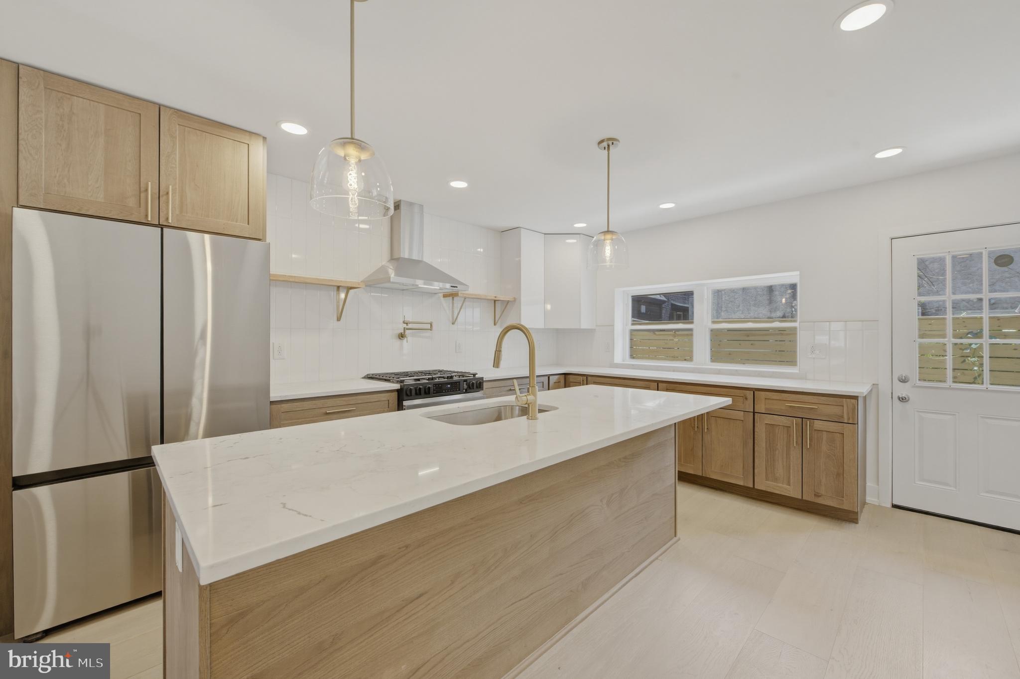 PASSYUNK SQUARE - Residential