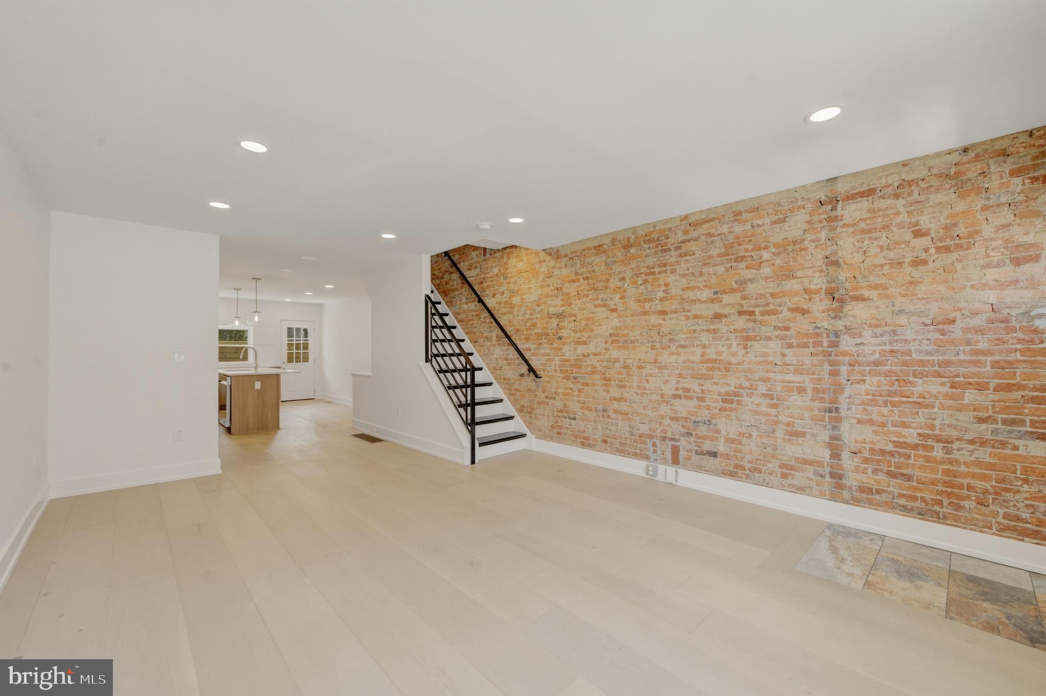 PASSYUNK SQUARE - Residential