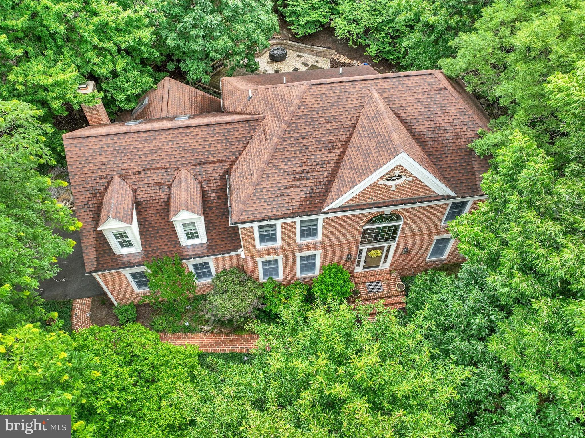 MOUNTAINDALE - Residential