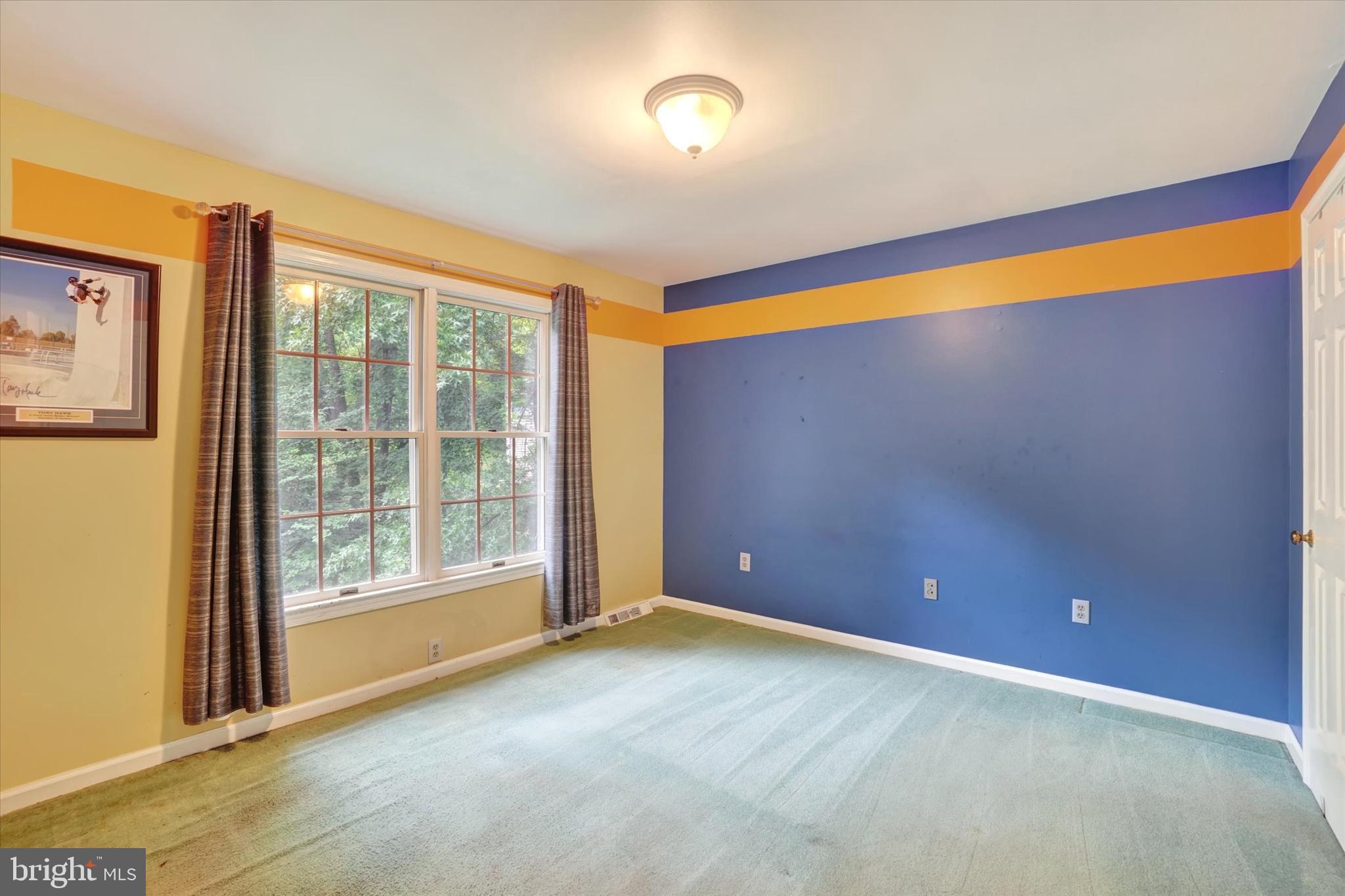 MOUNTAINDALE - Residential