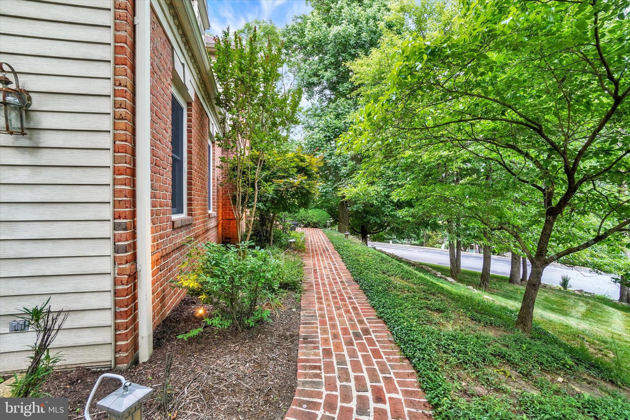 MOUNTAINDALE - Residential