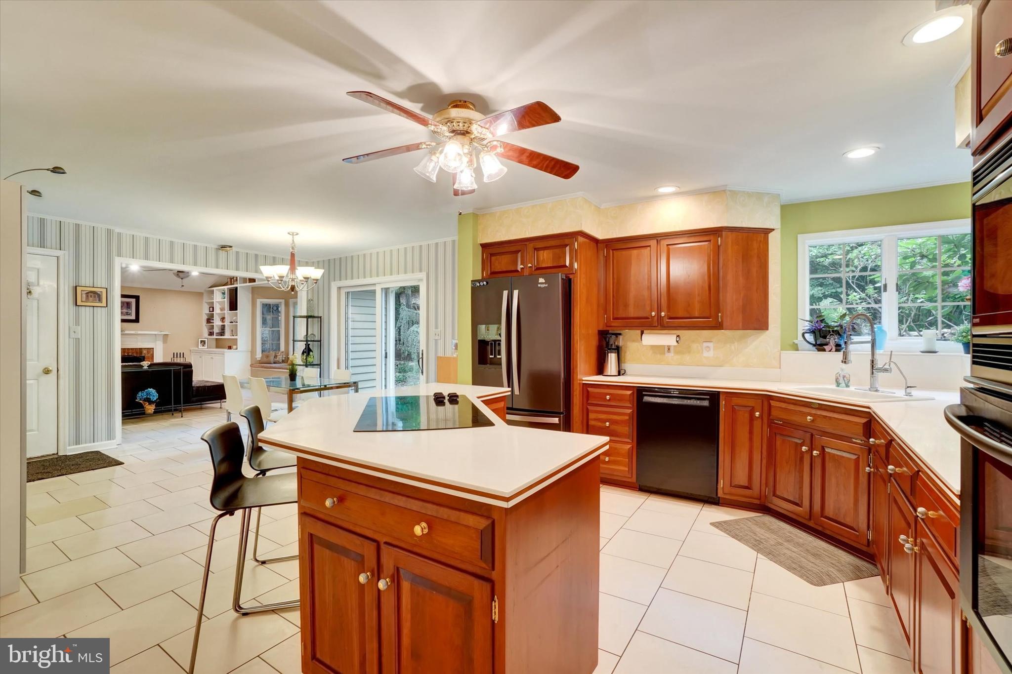 MOUNTAINDALE - Residential