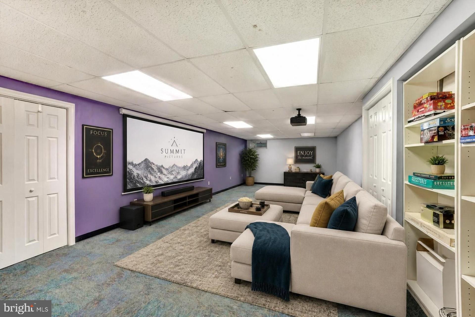 MOUNTAINDALE - Residential