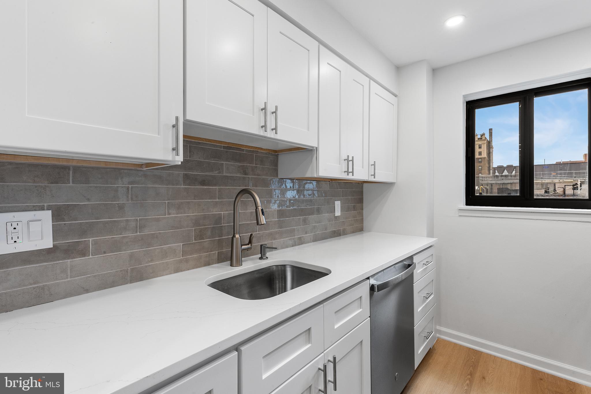 AVENUE OF THE ARTS - Residential
