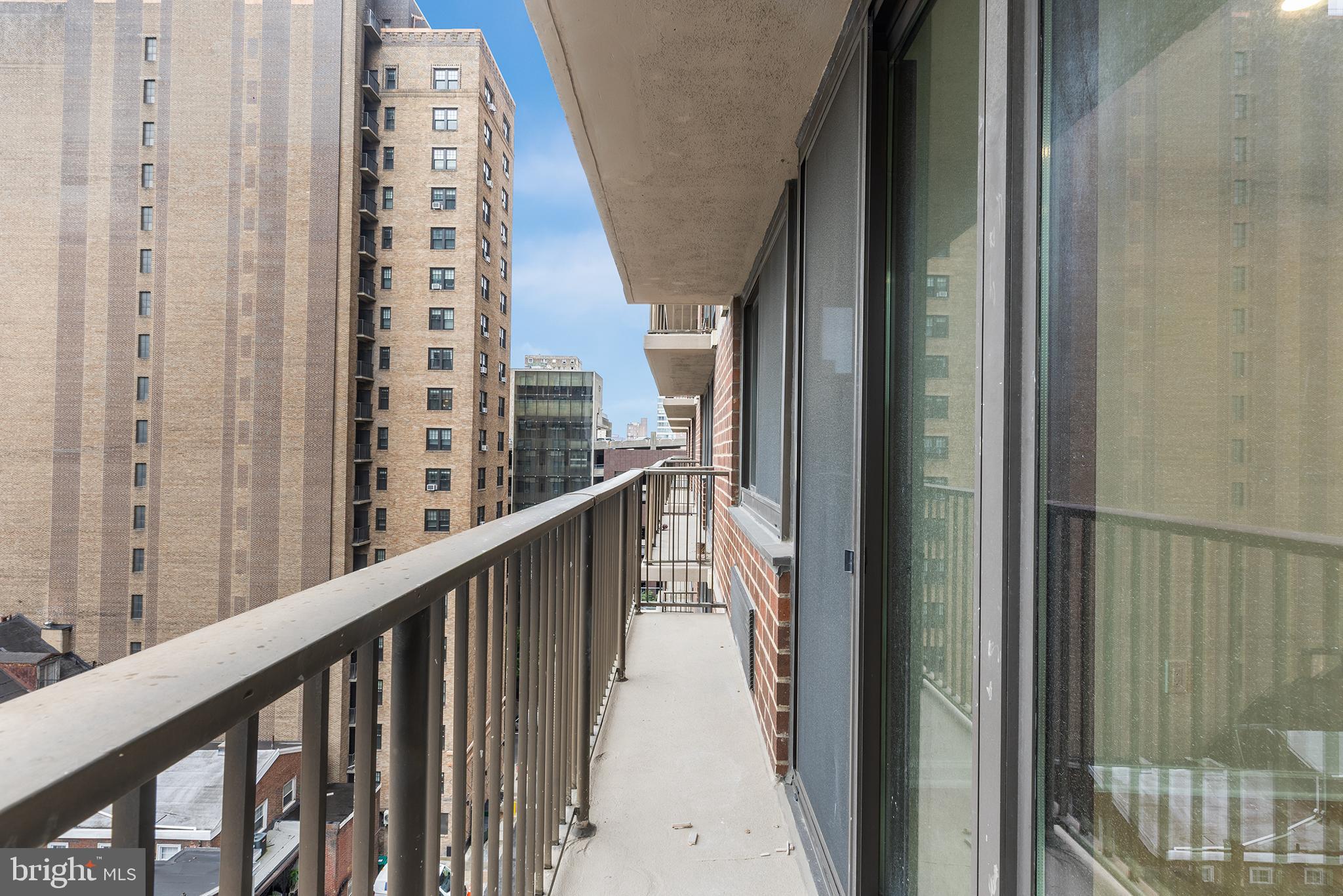 AVENUE OF THE ARTS - Residential