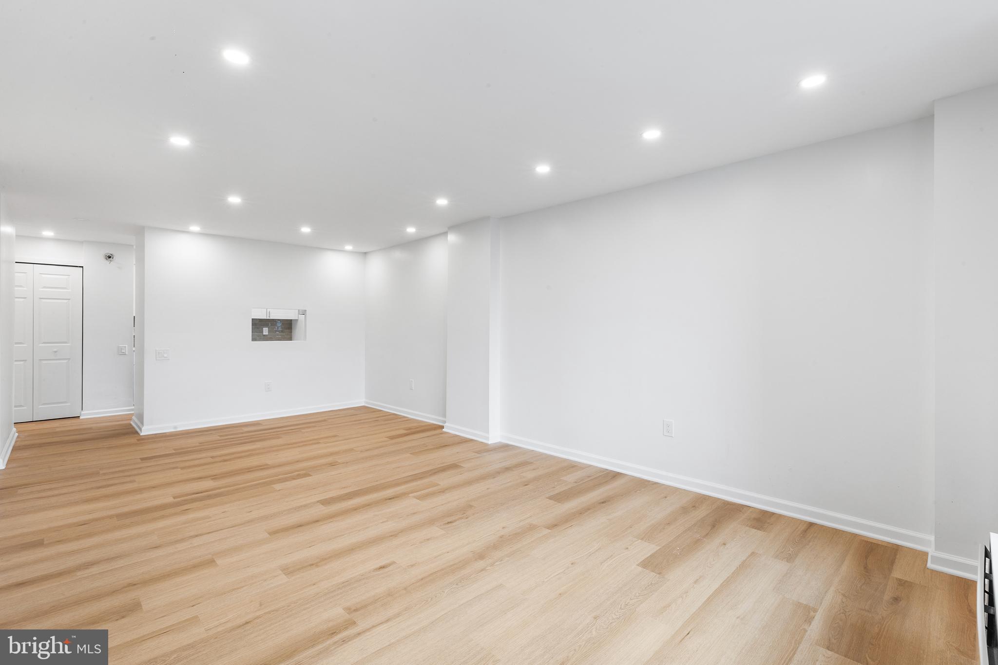 AVENUE OF THE ARTS - Residential