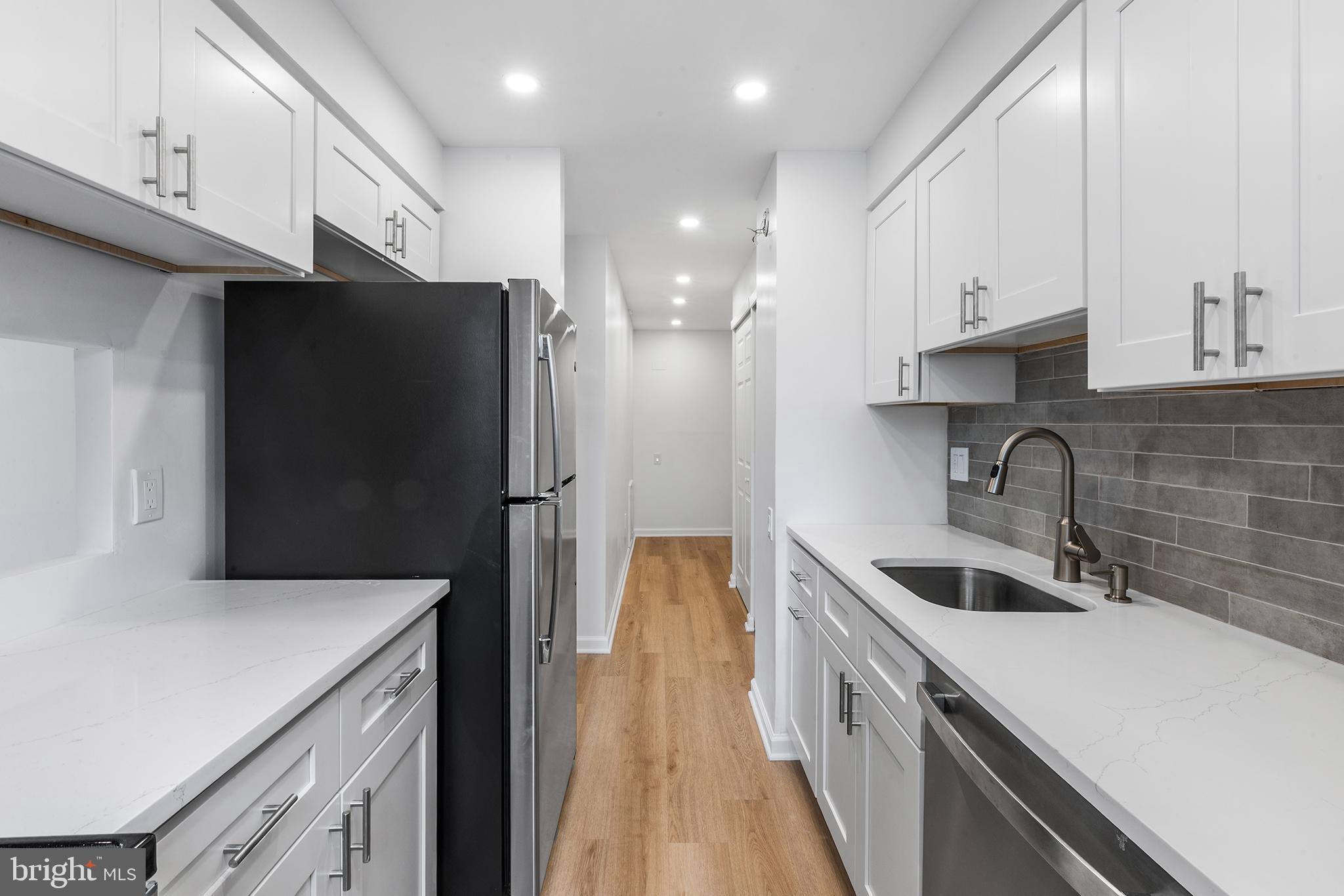 AVENUE OF THE ARTS - Residential