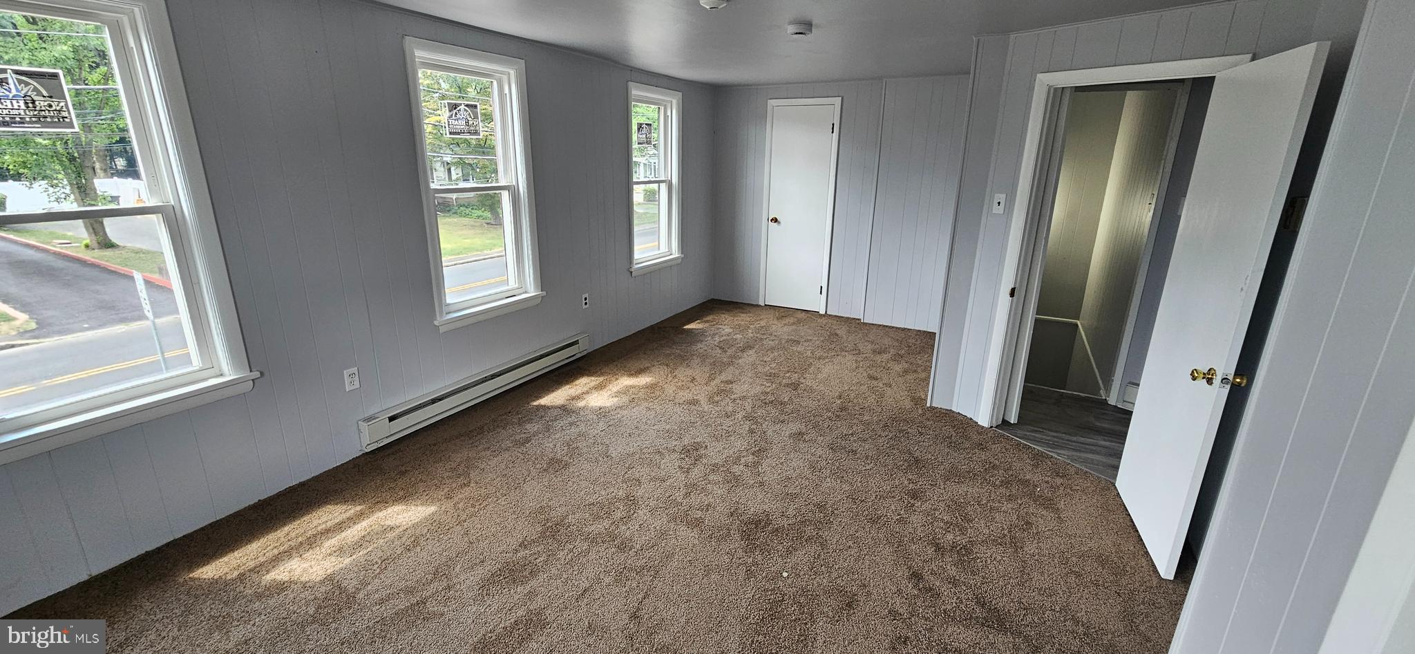COMMONS OF MIDDLET - Residential Lease