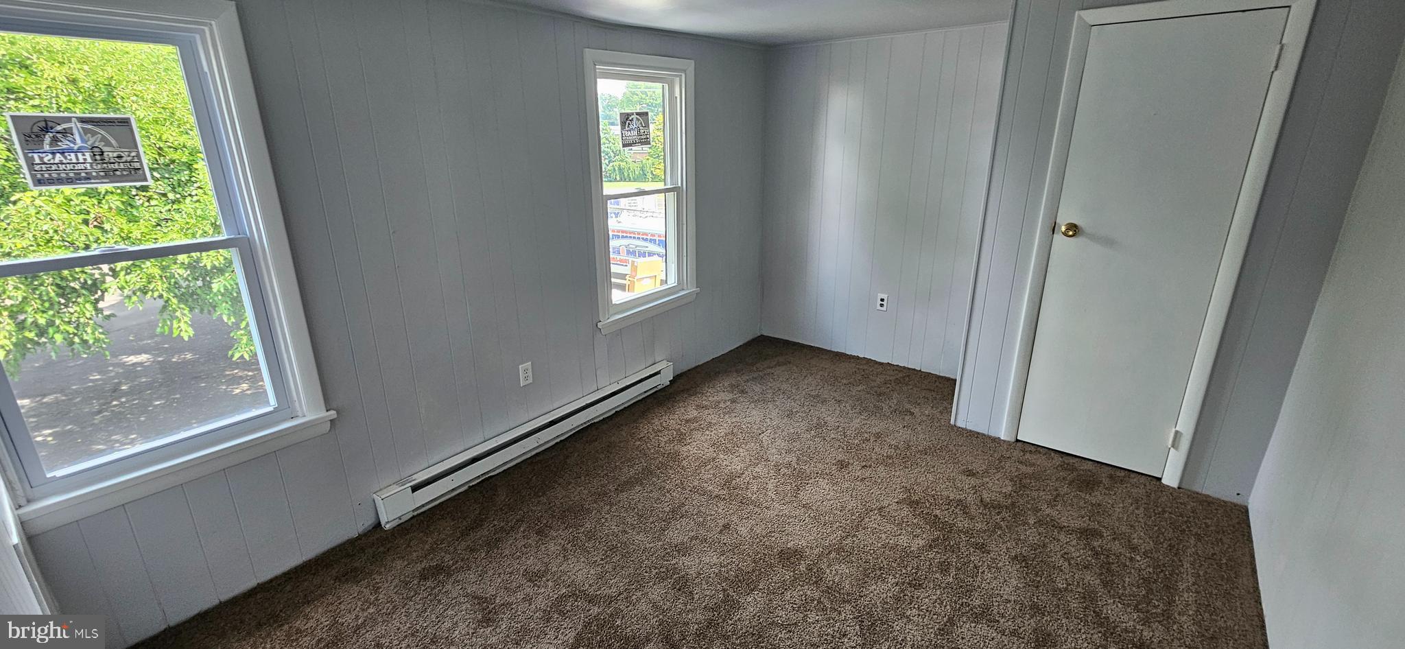 COMMONS OF MIDDLET - Residential Lease