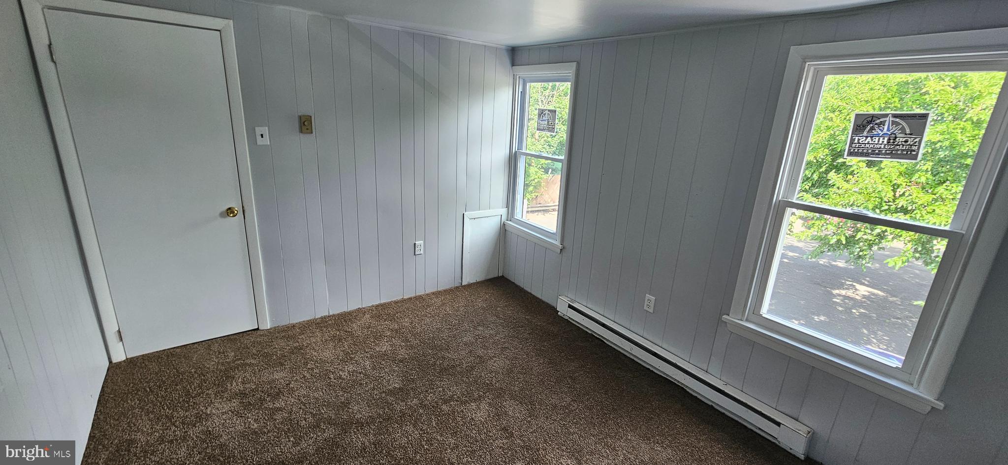 COMMONS OF MIDDLET - Residential Lease