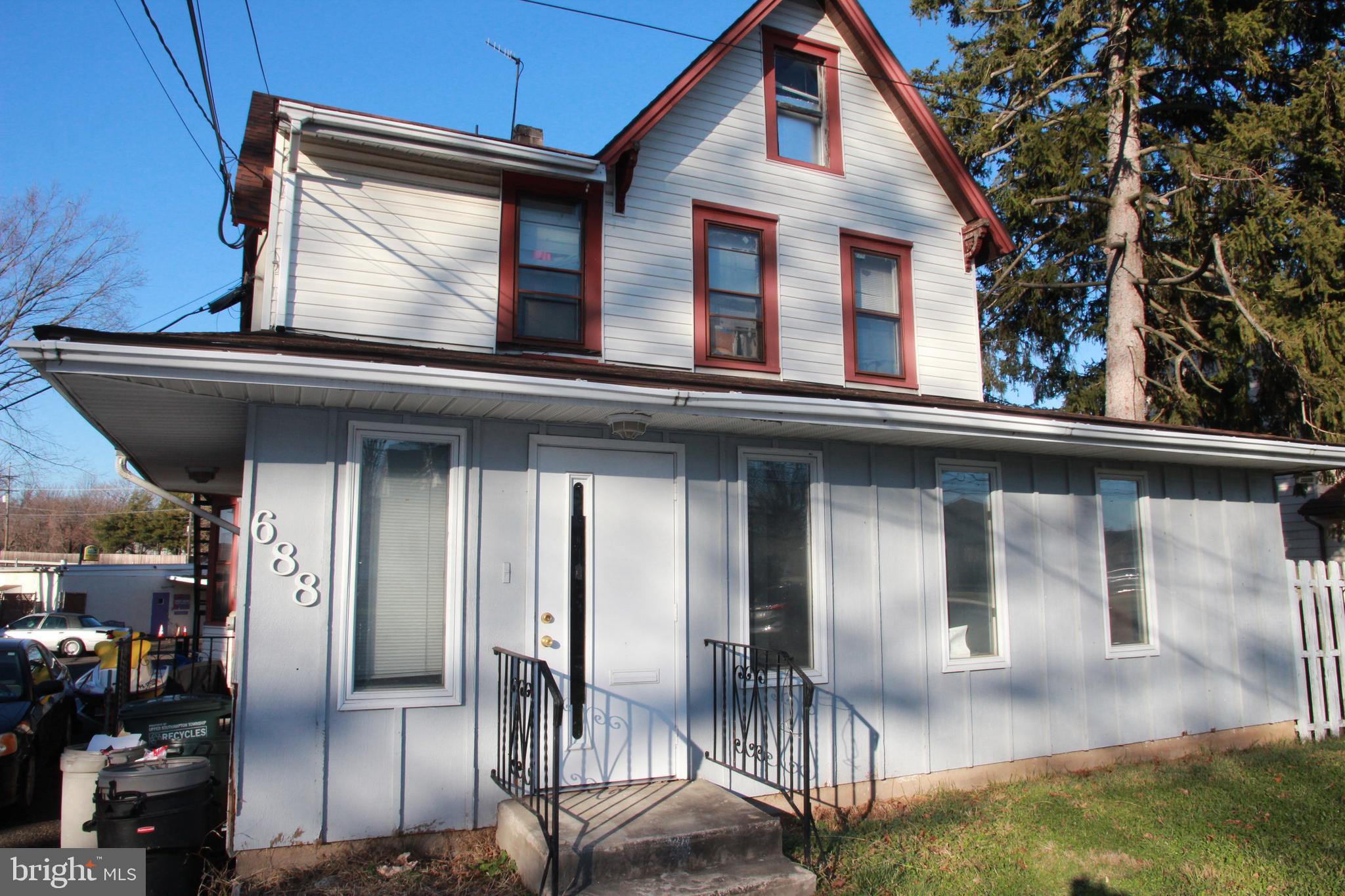 COMMONS OF MIDDLET - Residential Lease