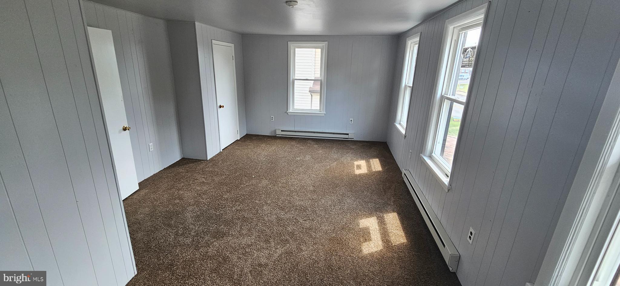COMMONS OF MIDDLET - Residential Lease