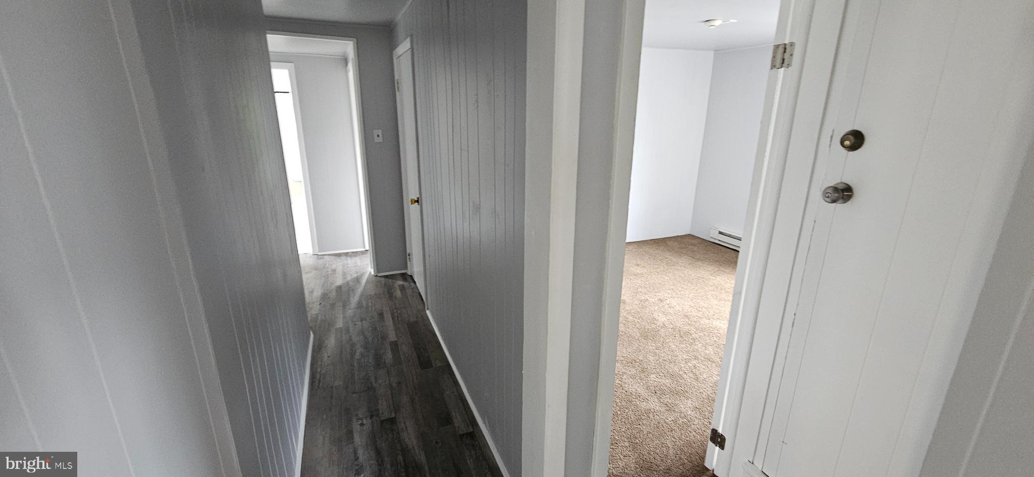 COMMONS OF MIDDLET - Residential Lease