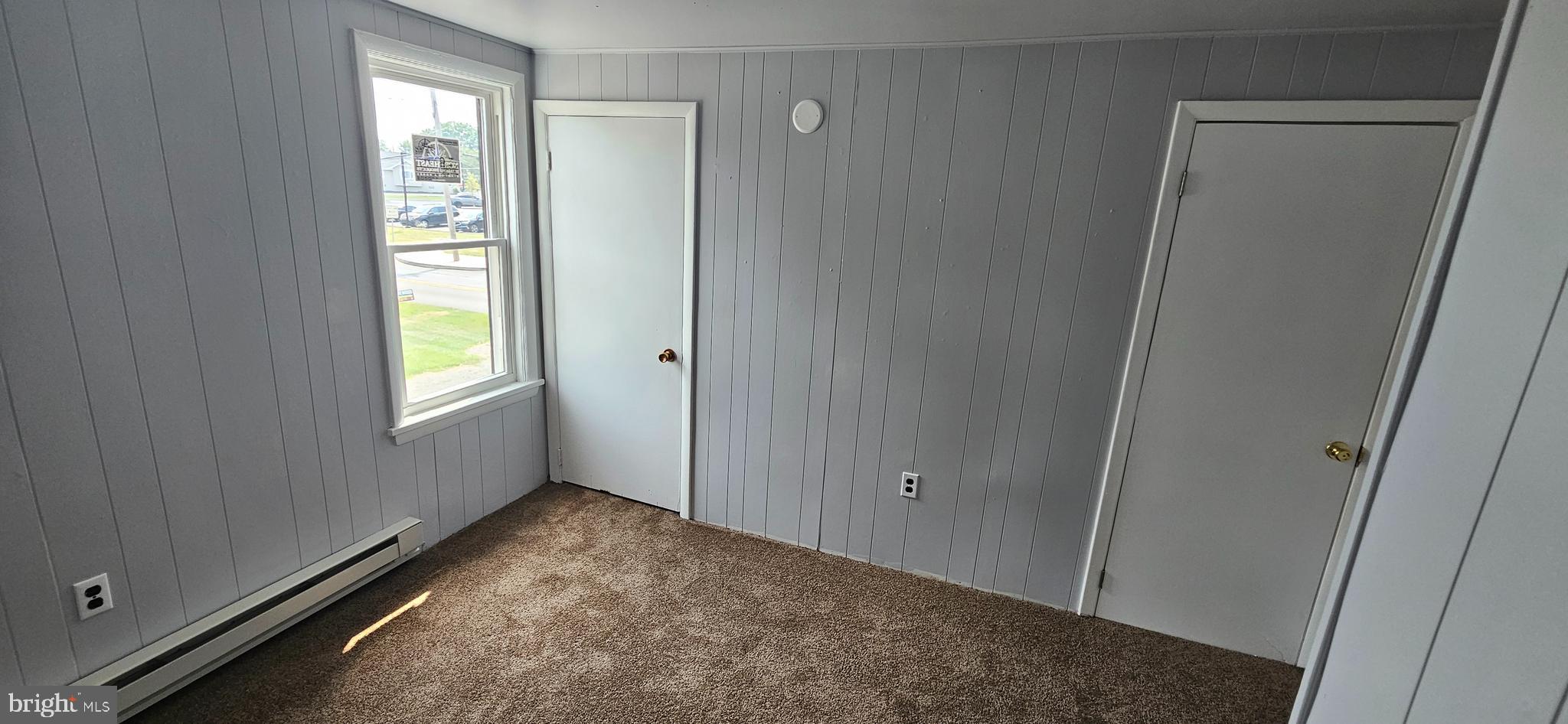 COMMONS OF MIDDLET - Residential Lease