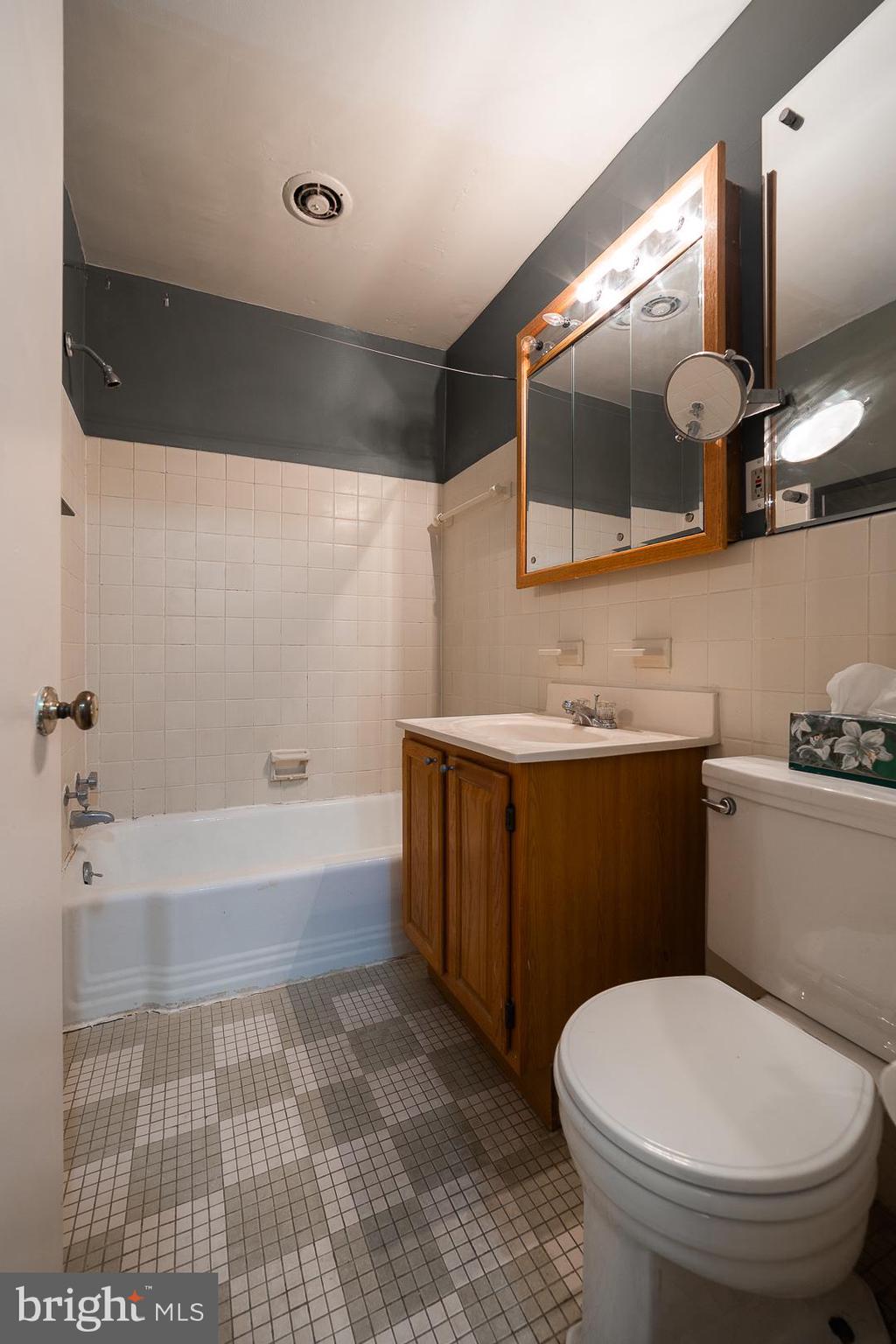PARKSIDE CONDOMINIUMS - Residential