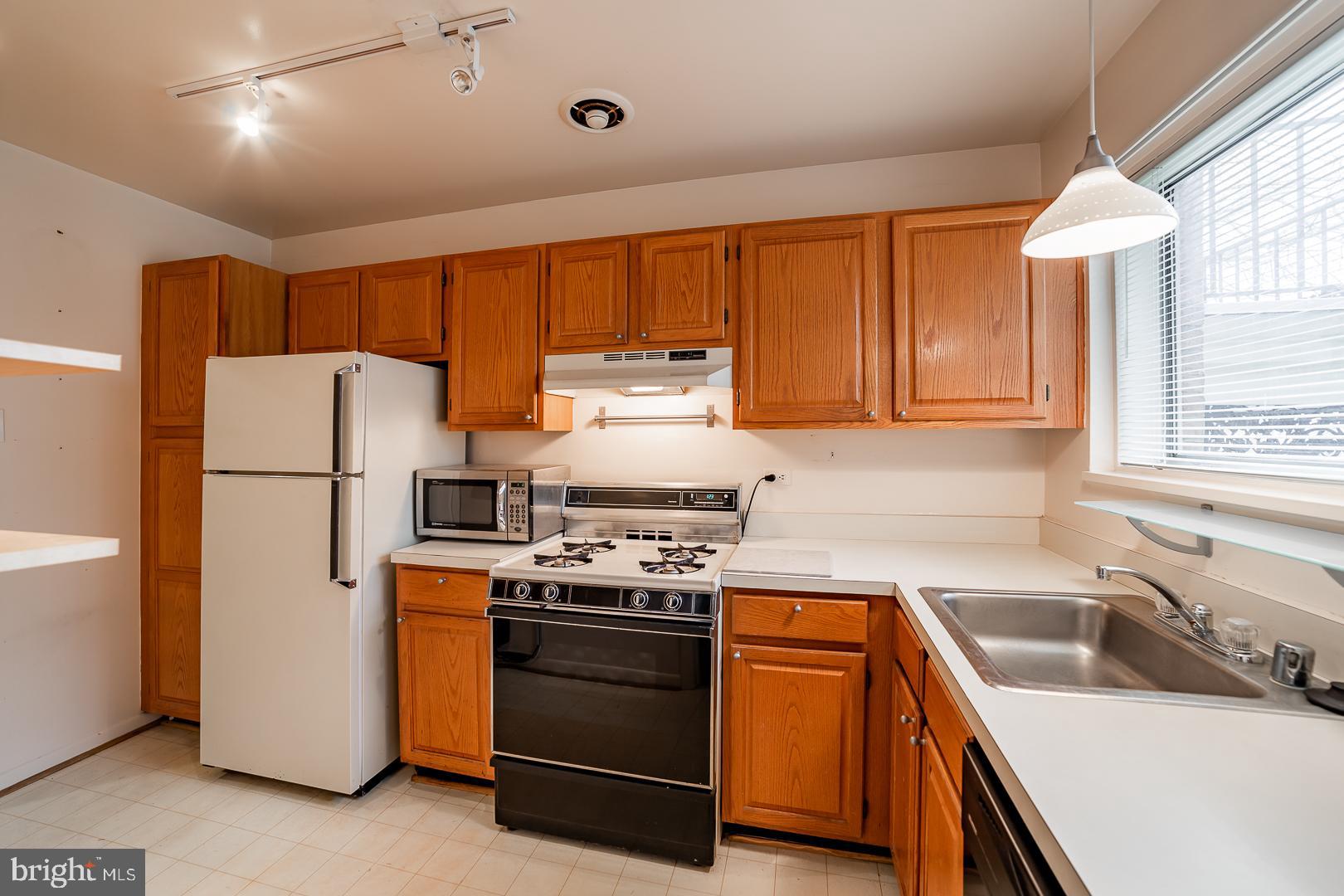 PARKSIDE CONDOMINIUMS - Residential