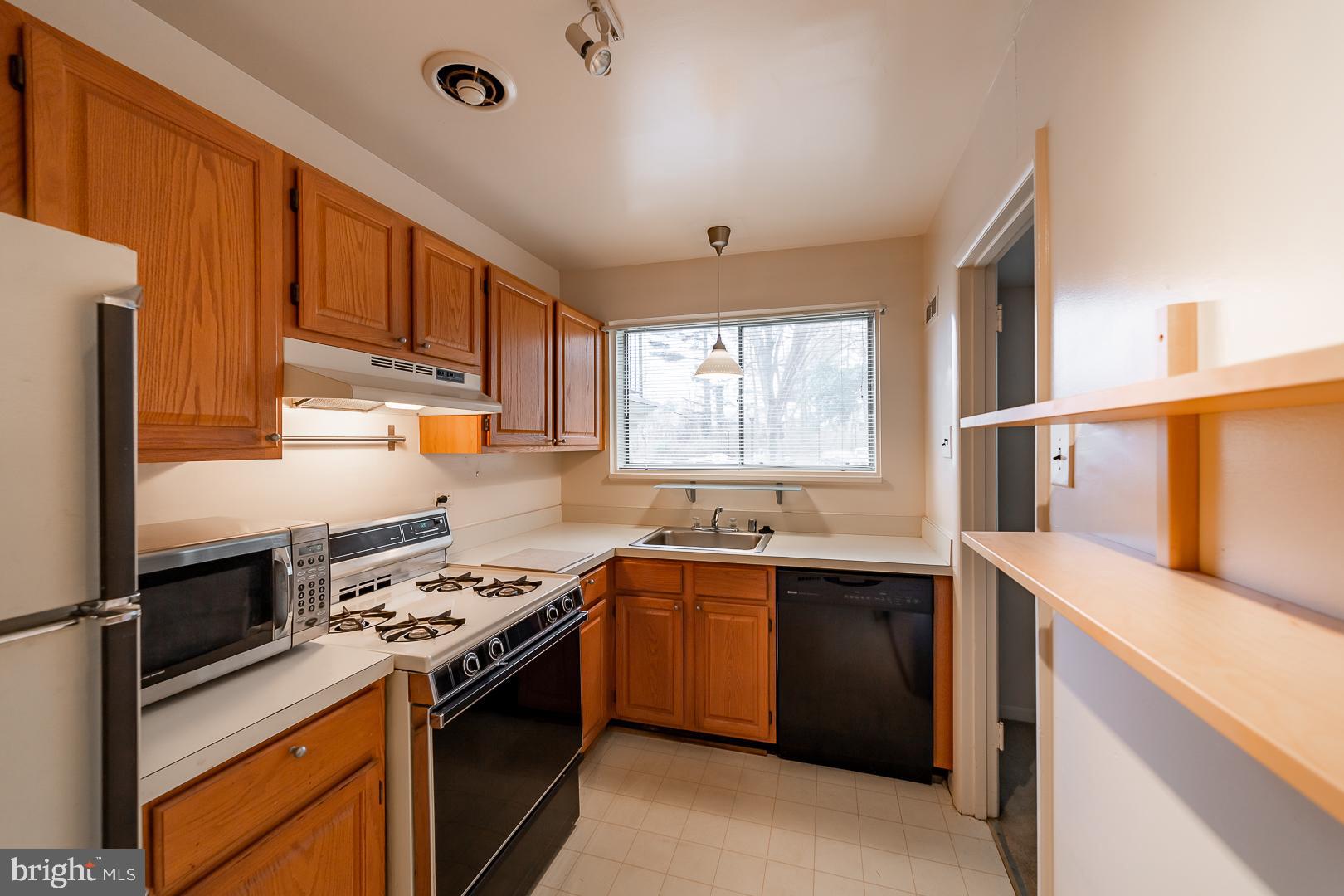 PARKSIDE CONDOMINIUMS - Residential