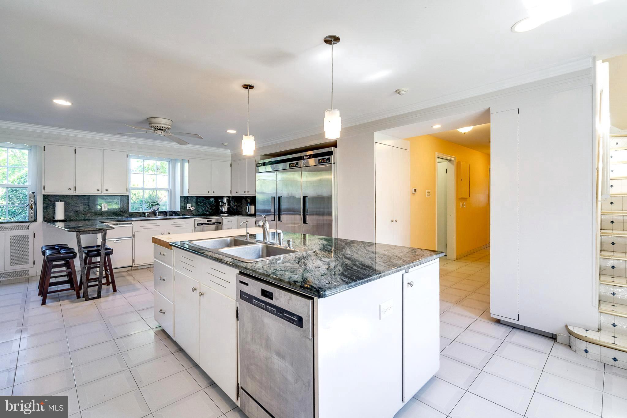 INDIAN CREEK - Residential