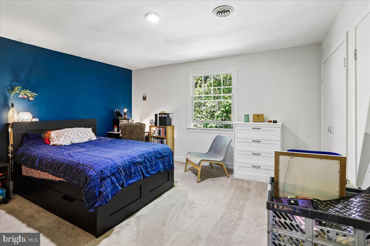 KENSINGTON HEIGHTS - Residential