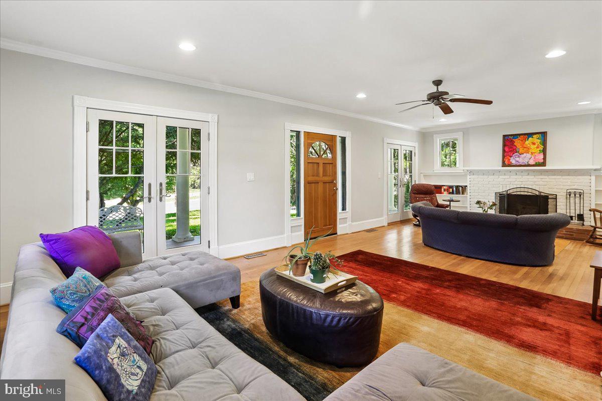 KENSINGTON HEIGHTS - Residential