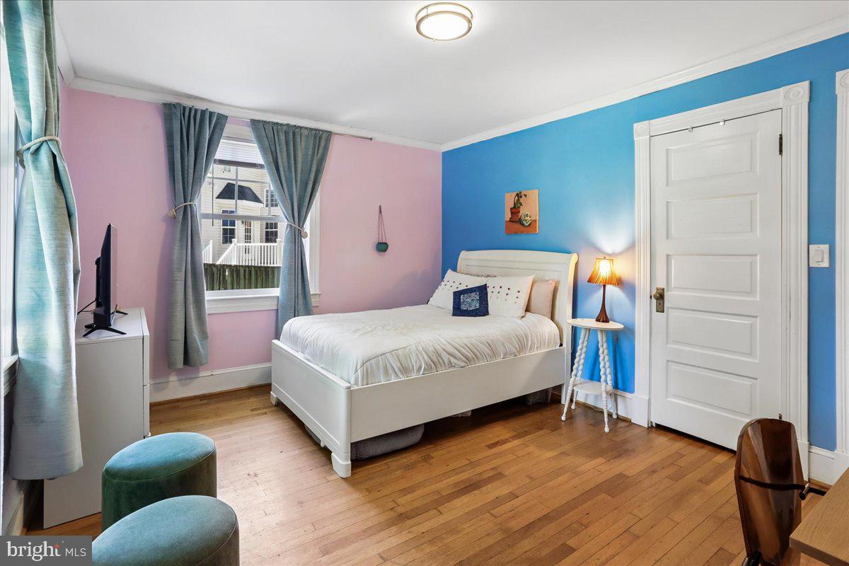 KENSINGTON HEIGHTS - Residential