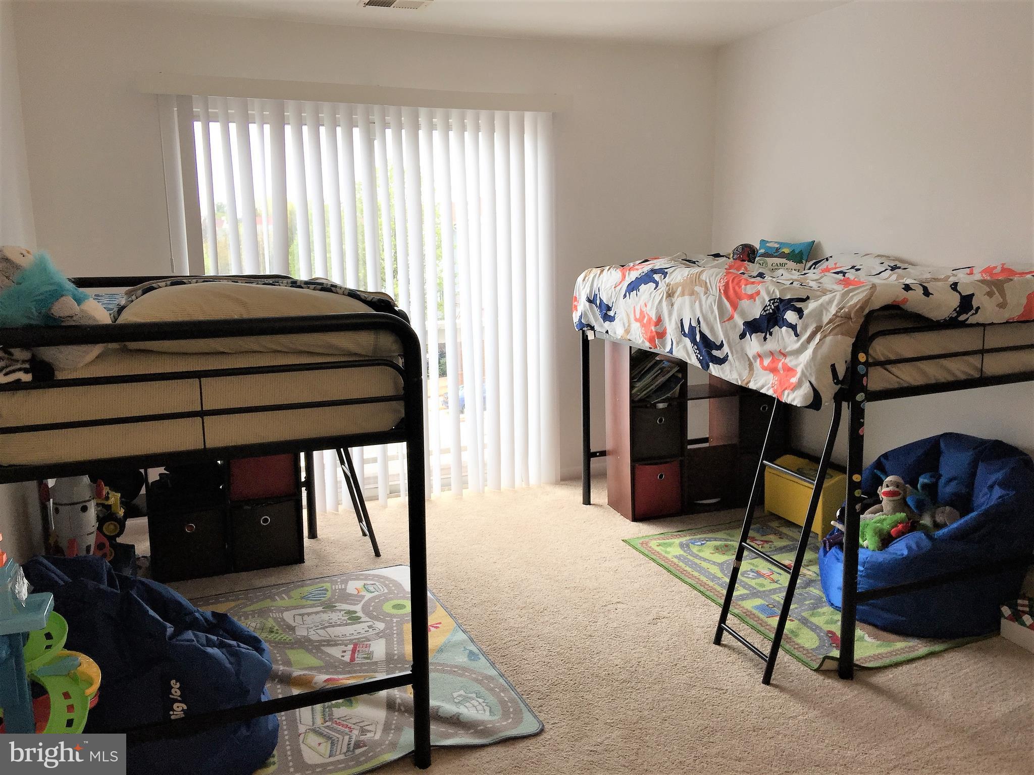 ASHBURN VILLAGE - Residential