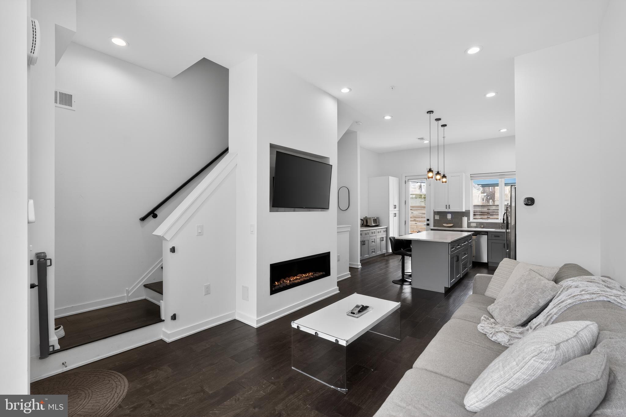 NORRIS SQUARE - Residential