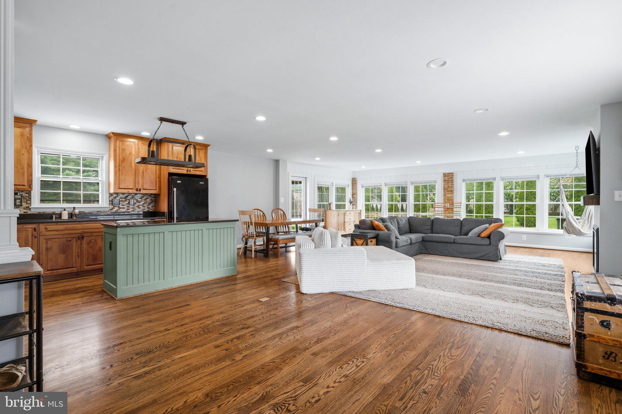 WEST HILLS - Residential