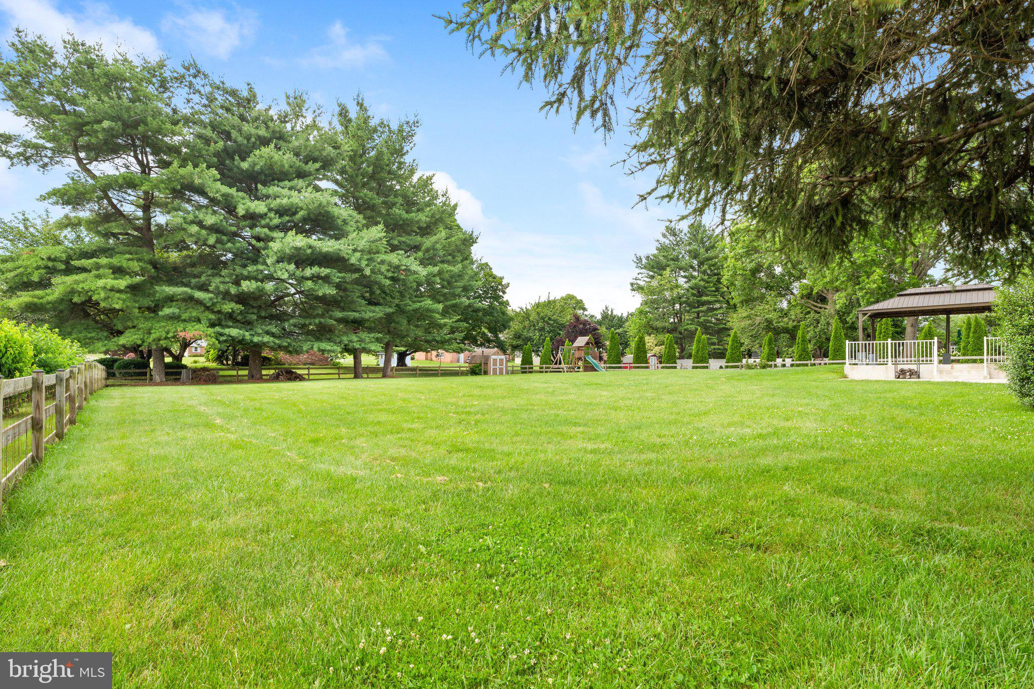 WEST HILLS - Residential