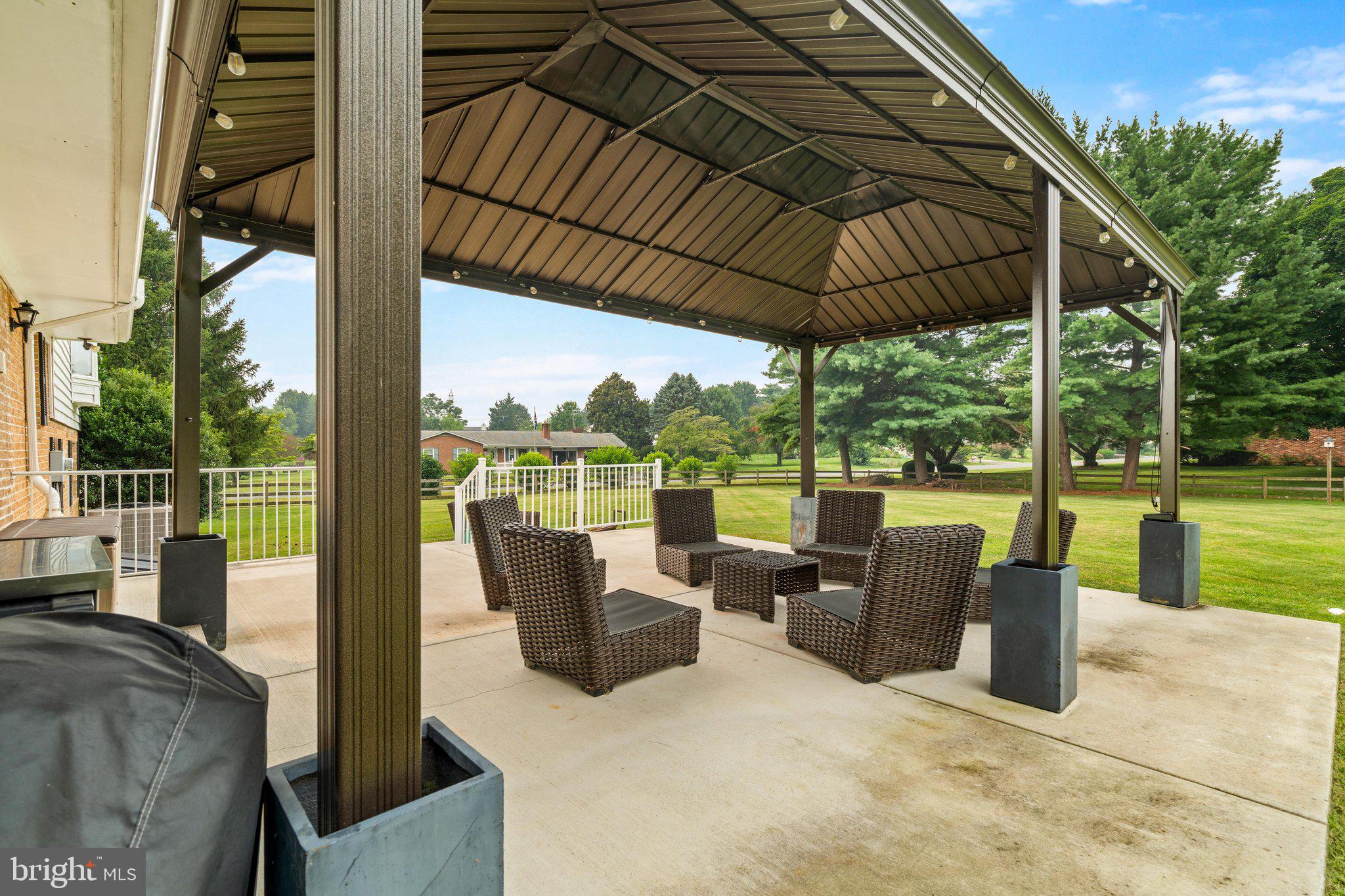 WEST HILLS - Residential