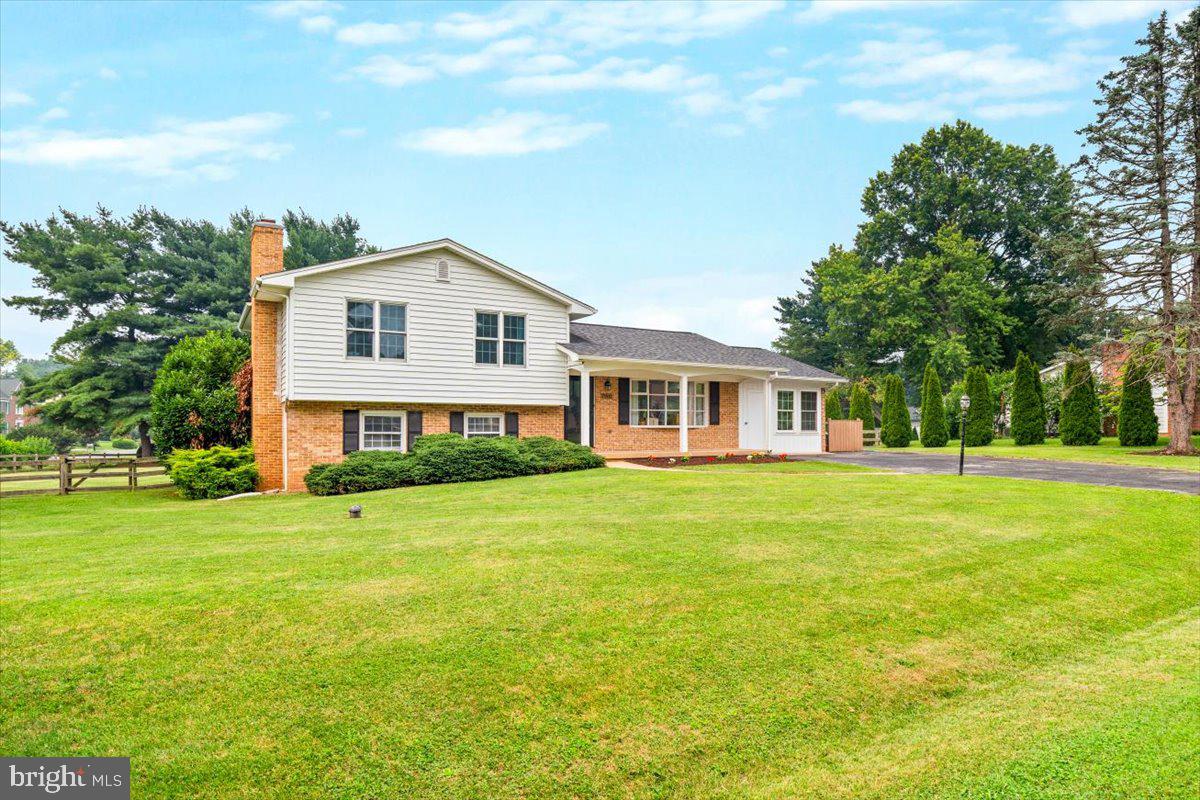 WEST HILLS - Residential