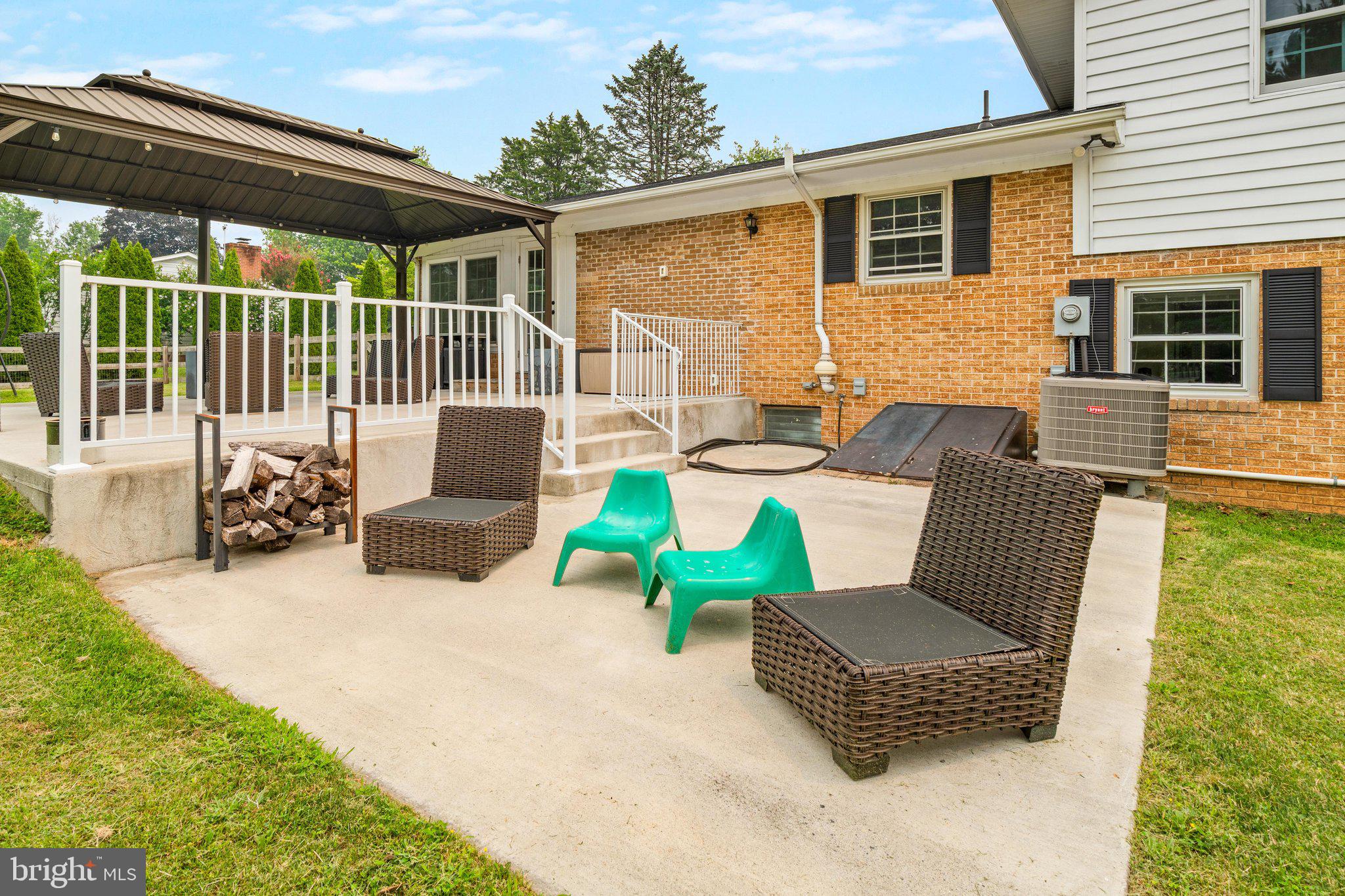 WEST HILLS - Residential